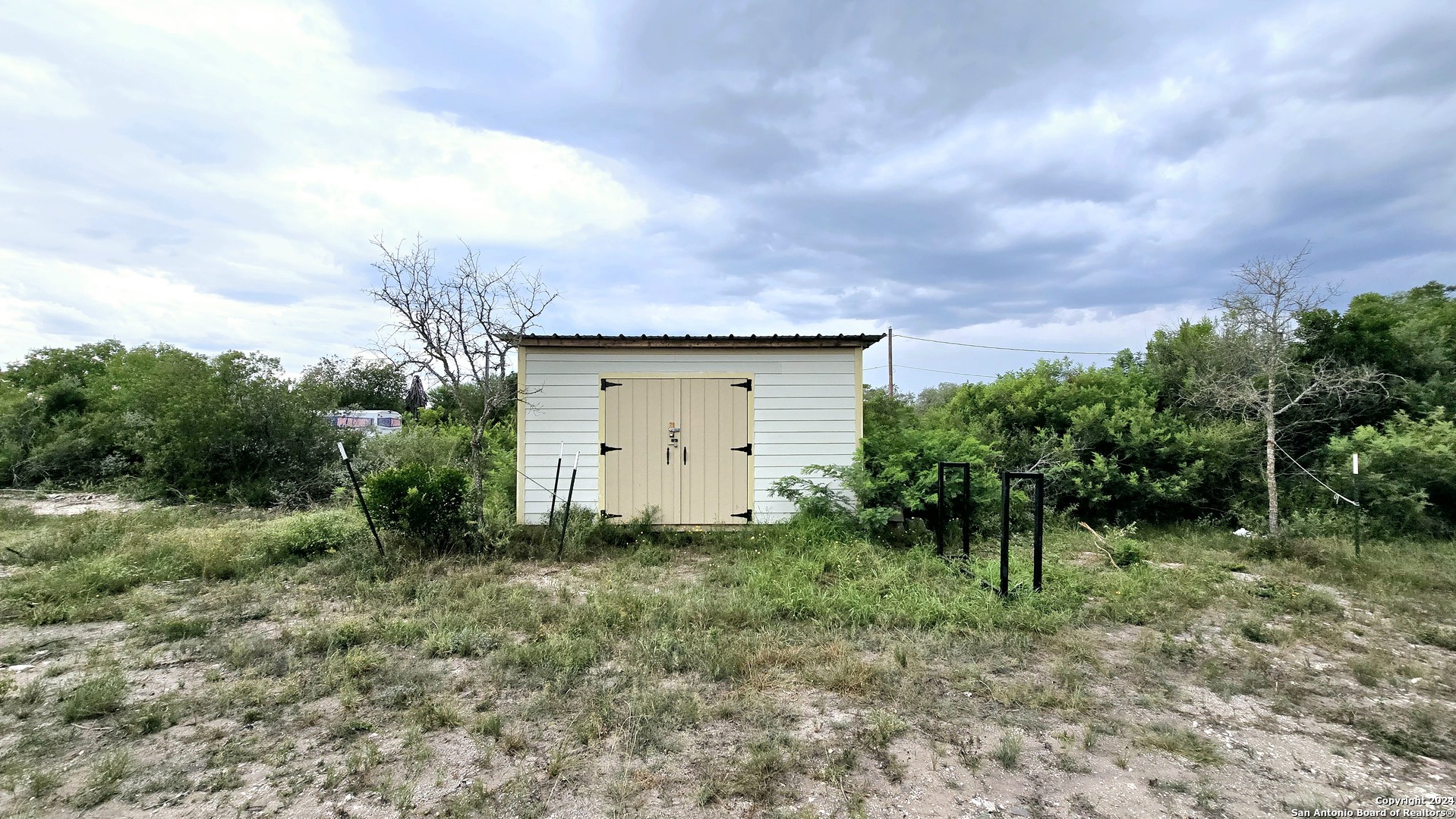 main property photo 8