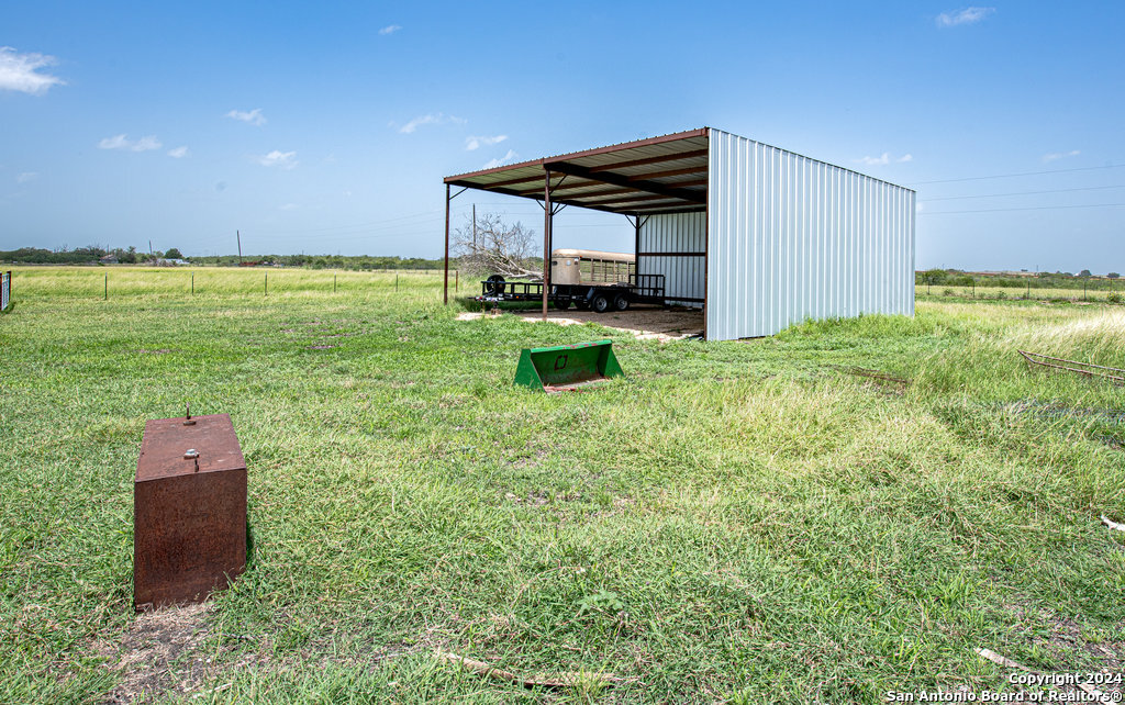 main property photo 11