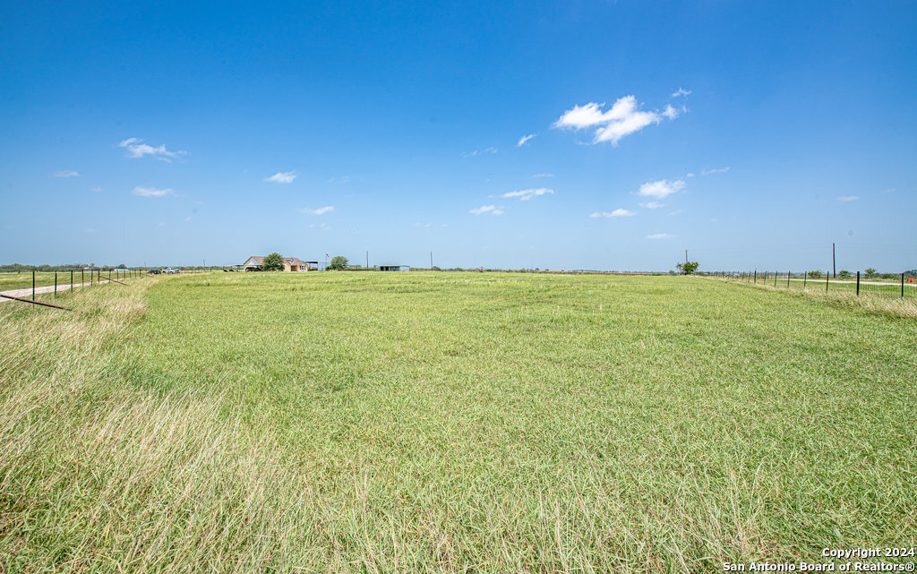 main property photo 17