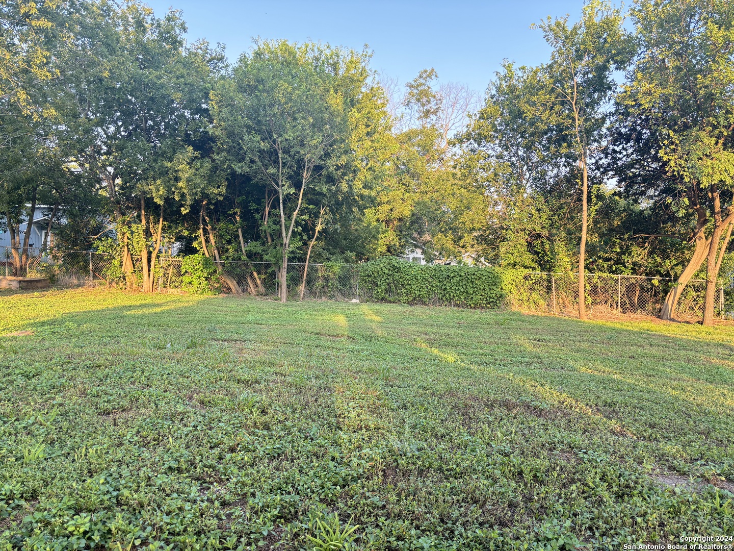 property viewer photo 1
