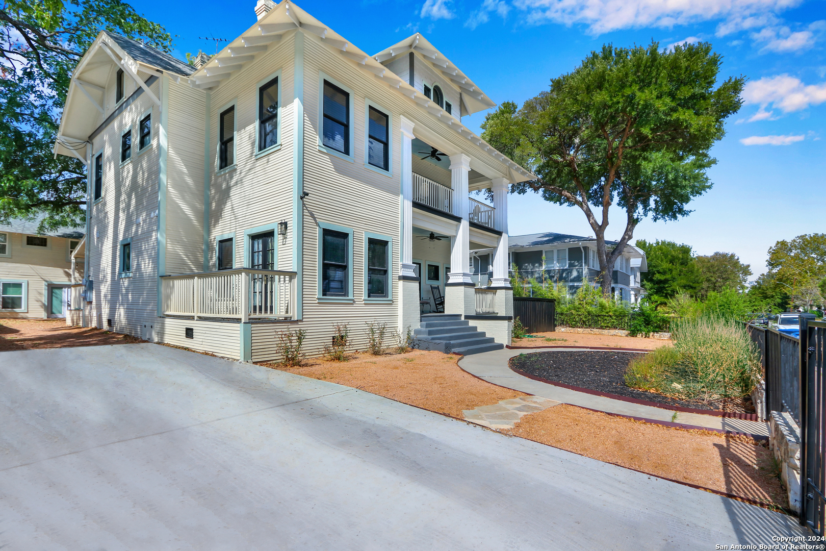 main property photo 42