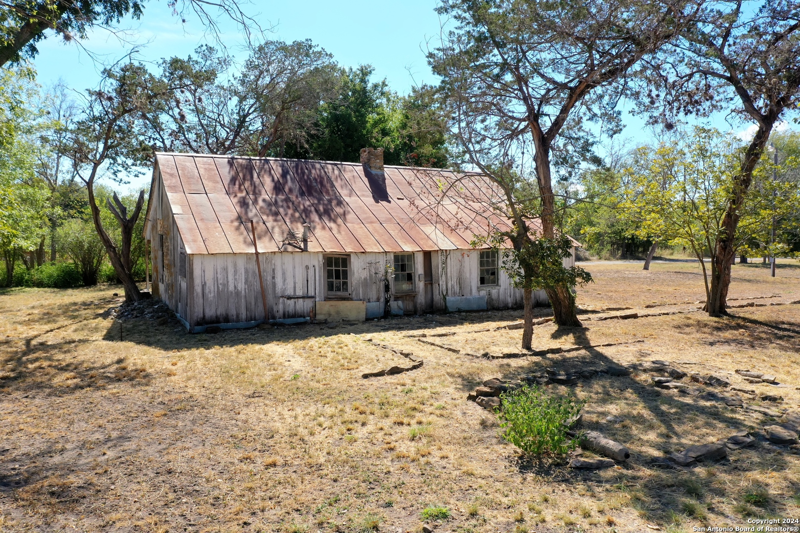 main property photo 5