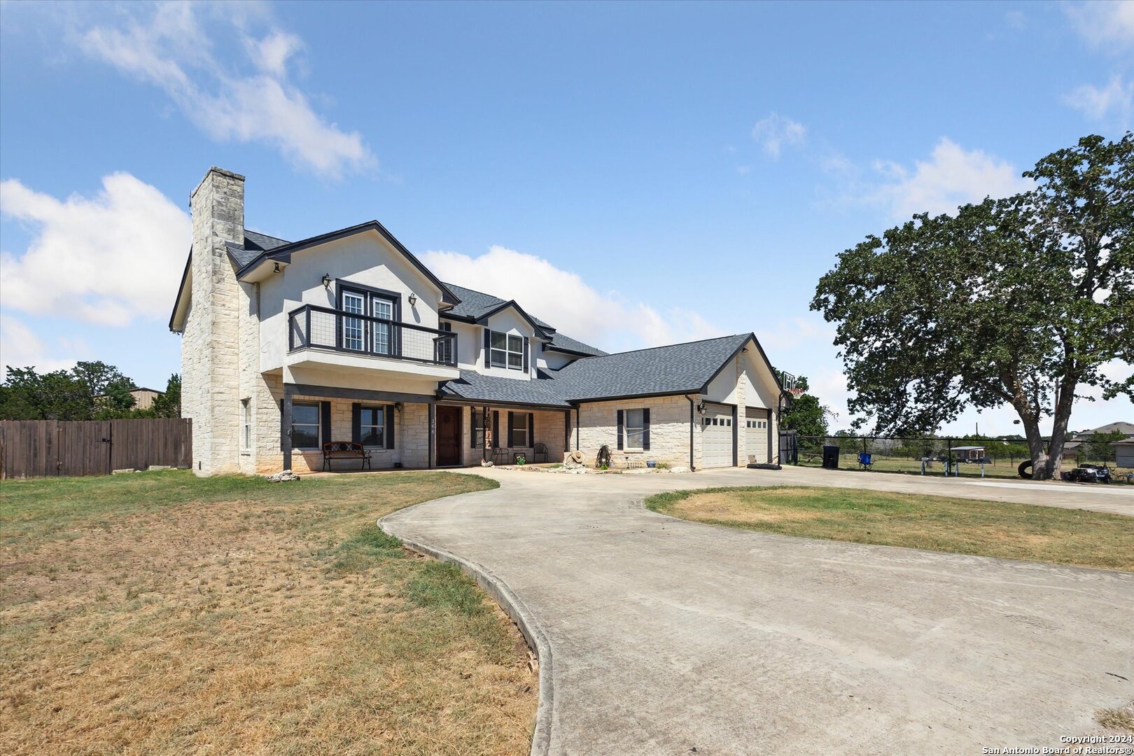 main property photo 4