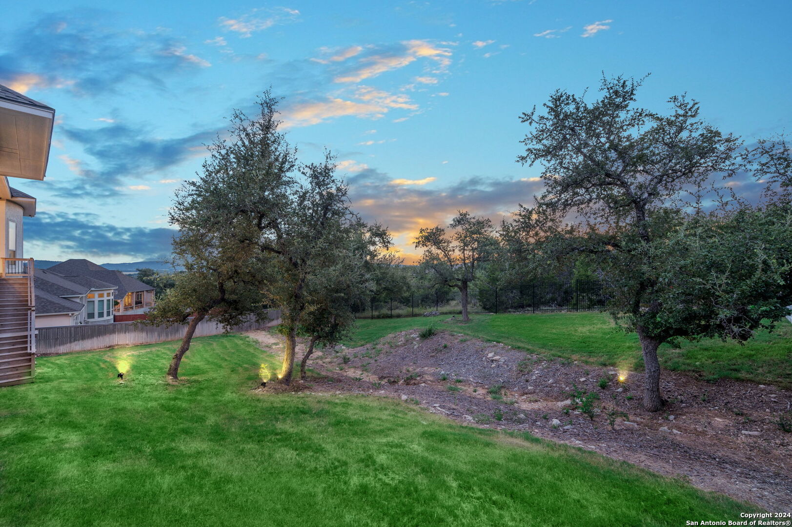 main property photo 29