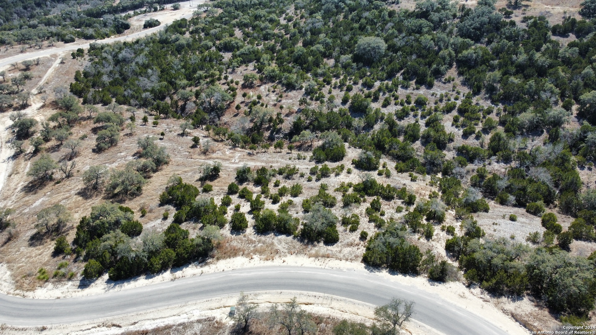 main property photo 11