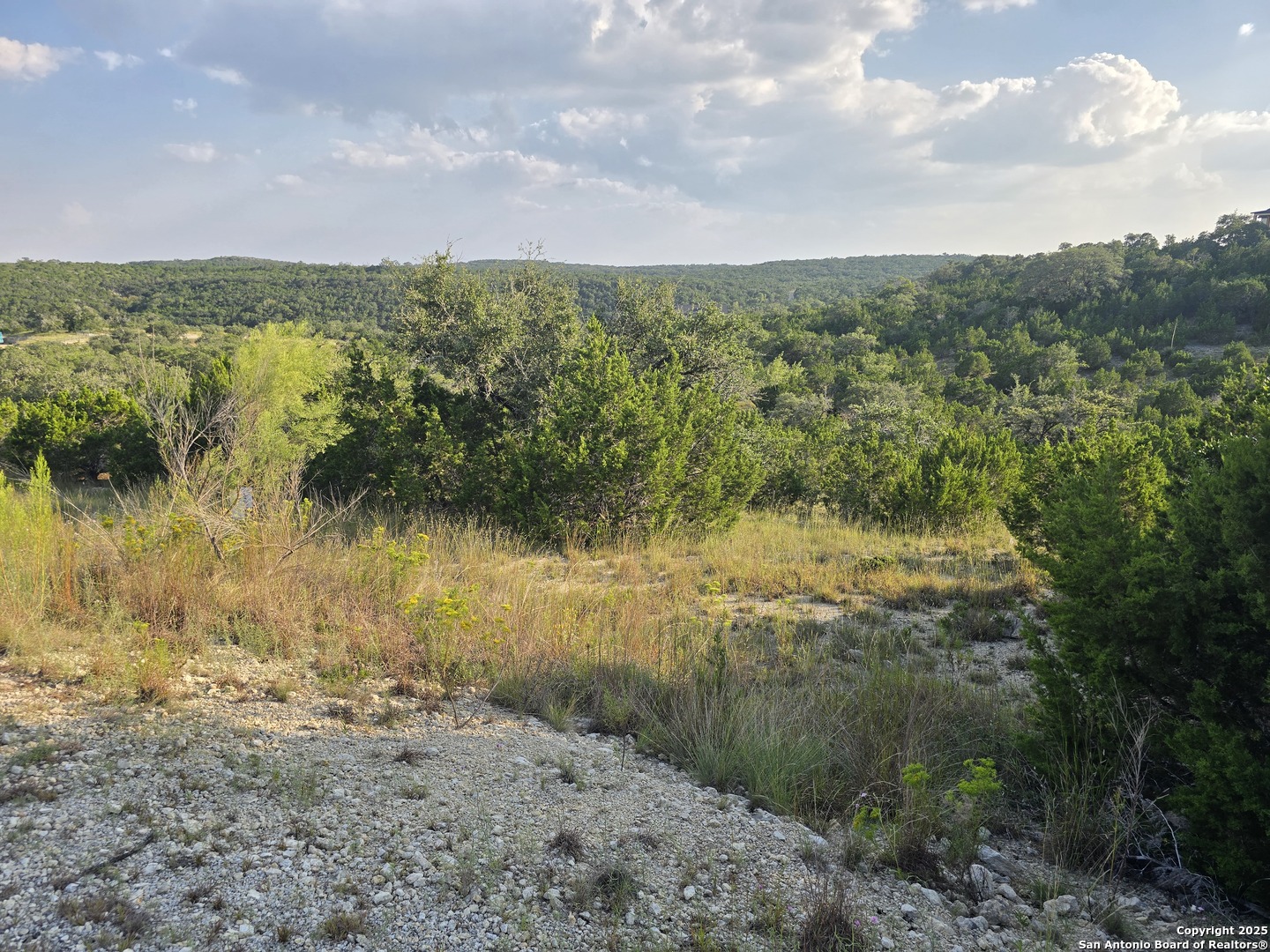 main property photo 13