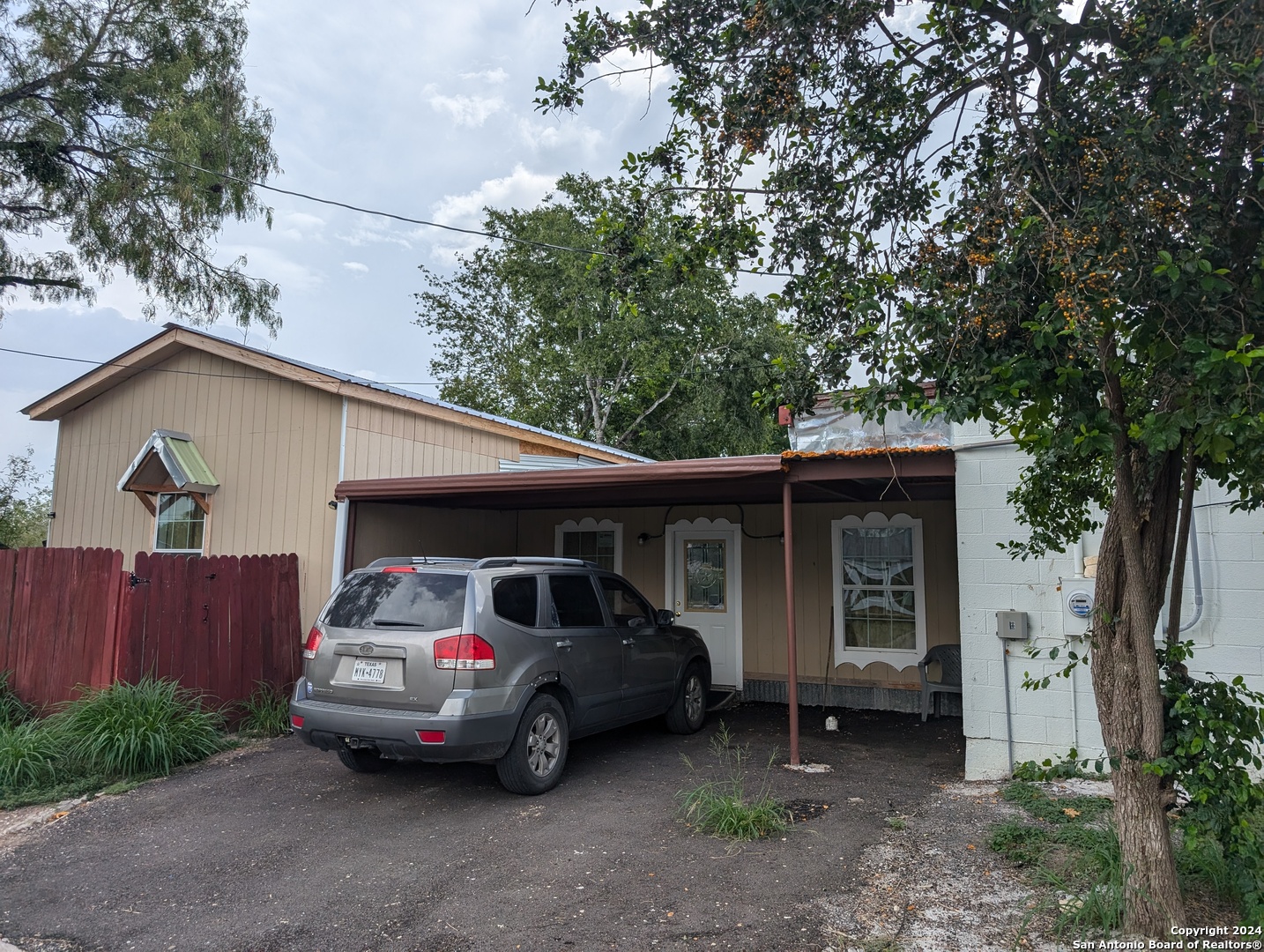 main property photo 9