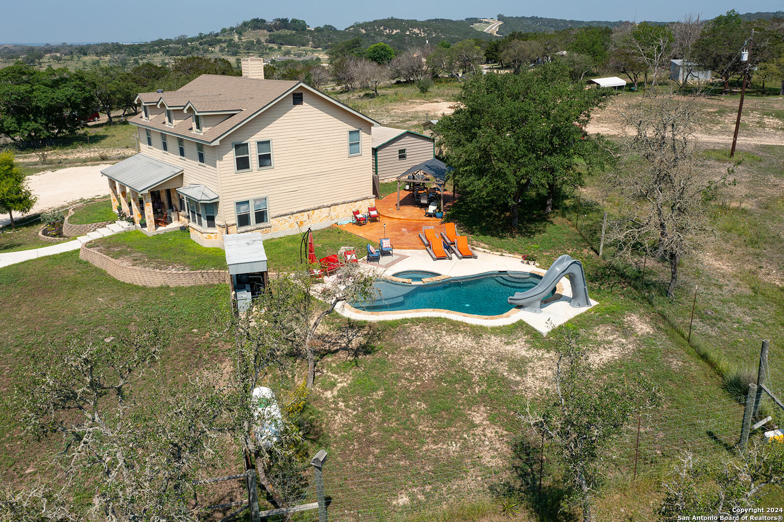 main property photo 33