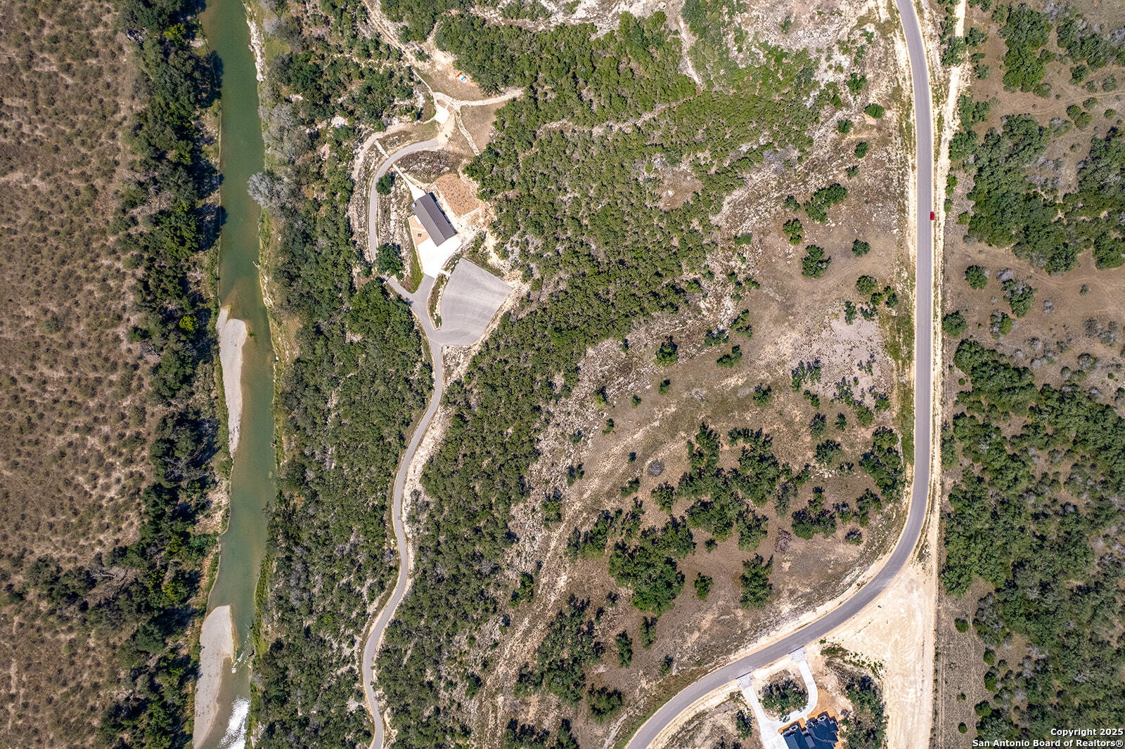main property photo 25