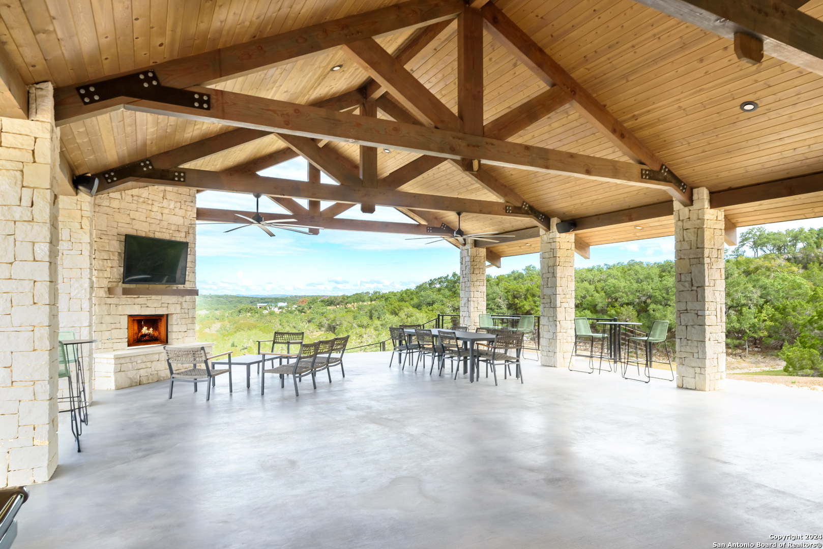 main property photo 15