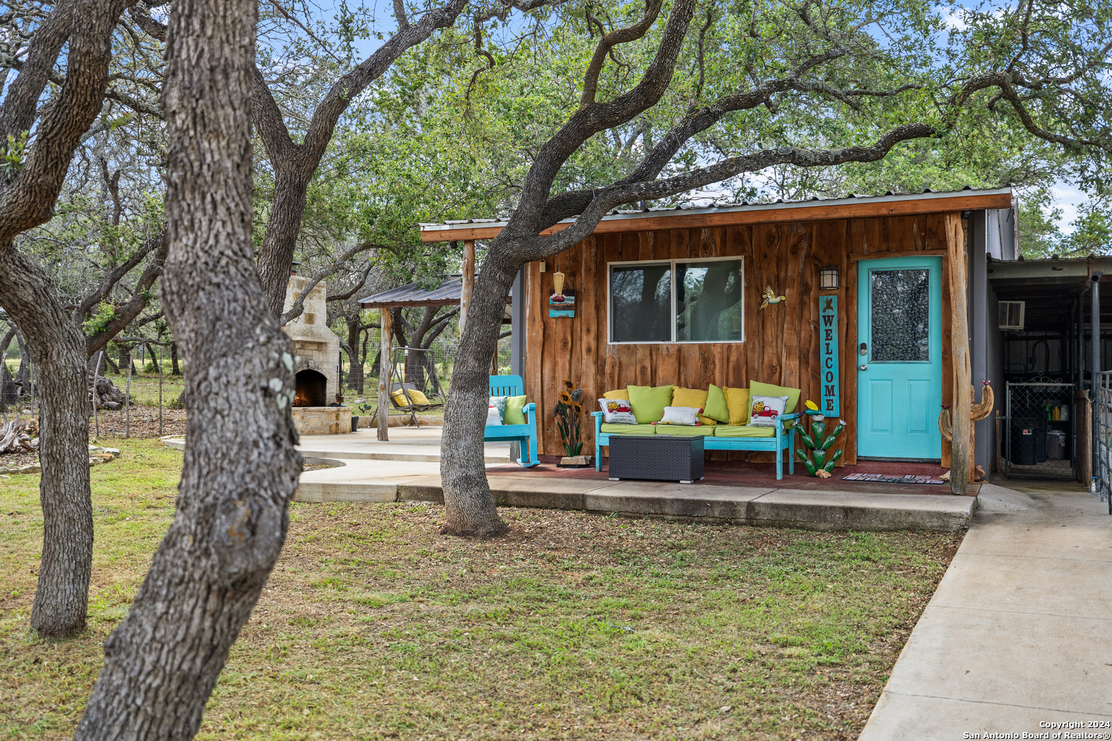 main property photo 28