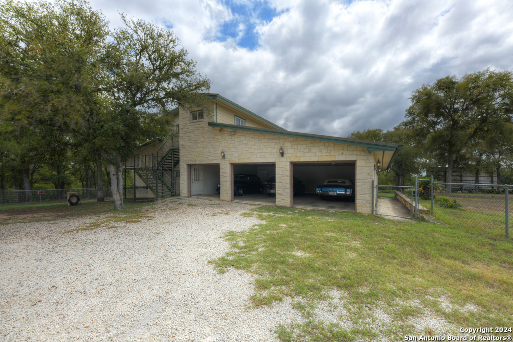 main property photo 31