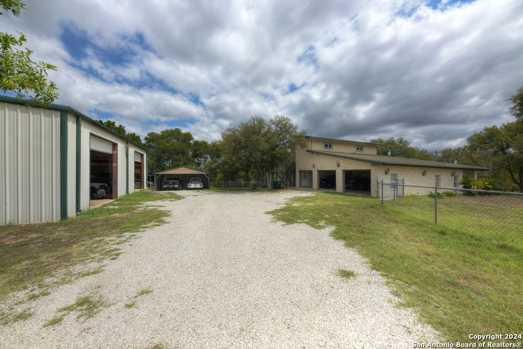 main property photo 33