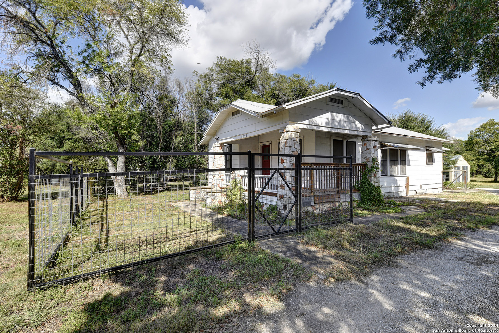 main property photo 2