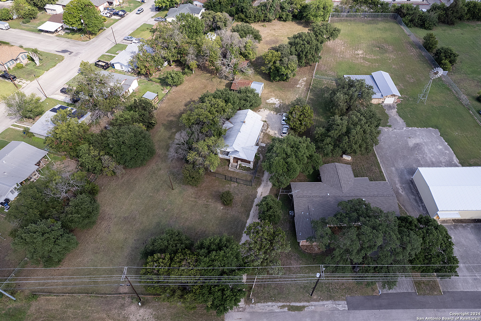 main property photo 35