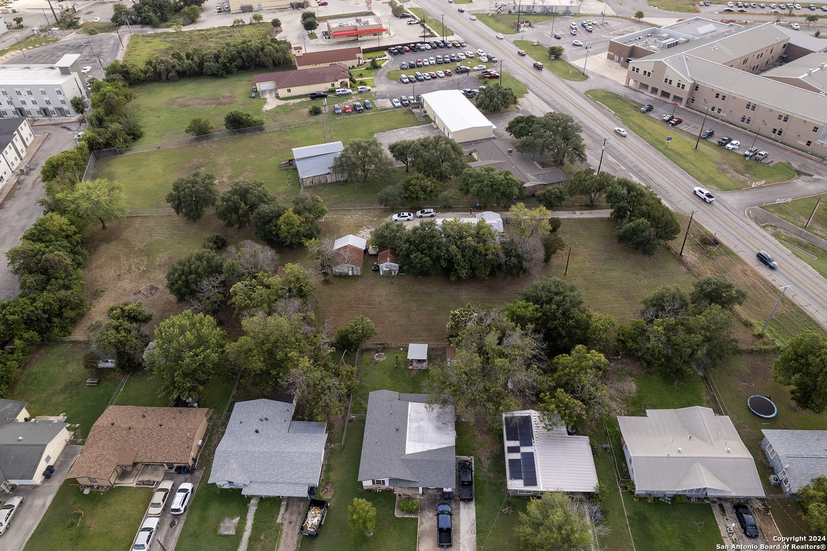 main property photo 41