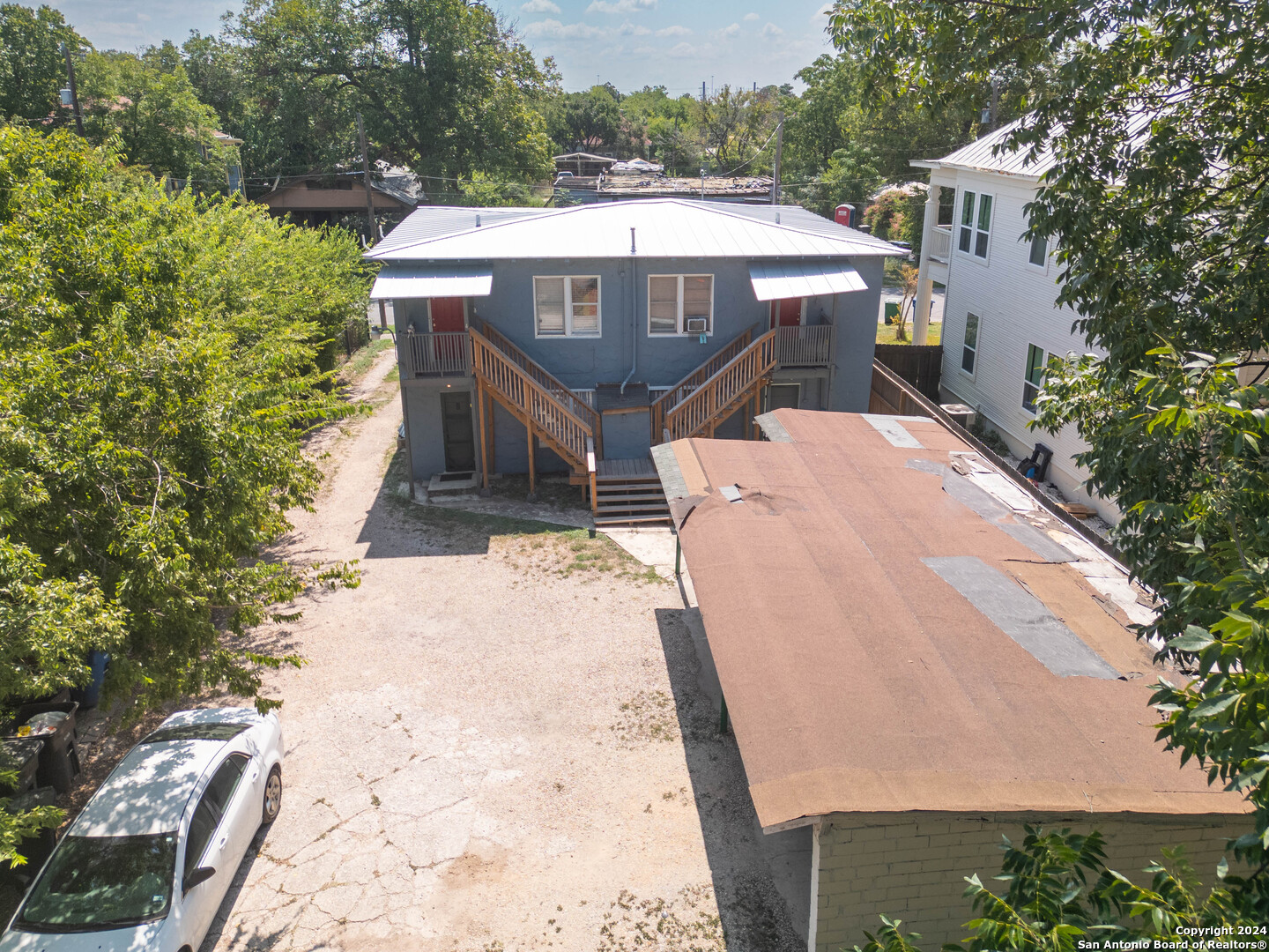 main property photo 15