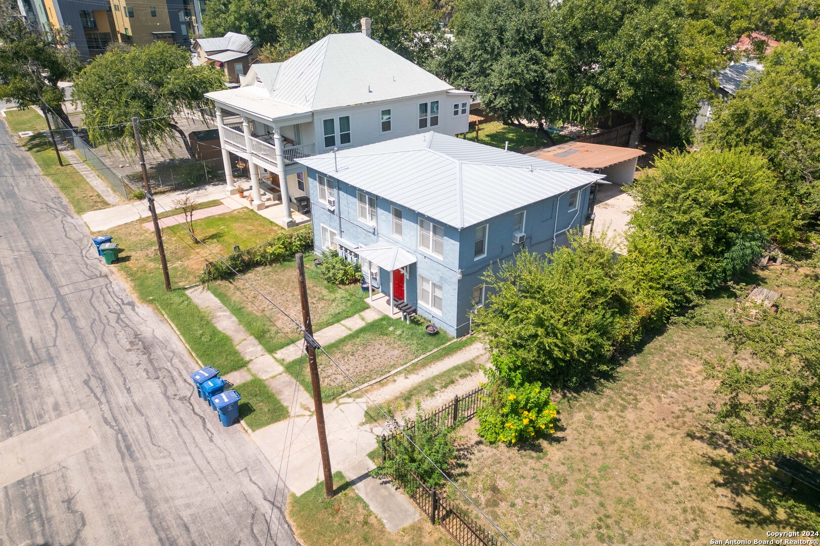 main property photo 6