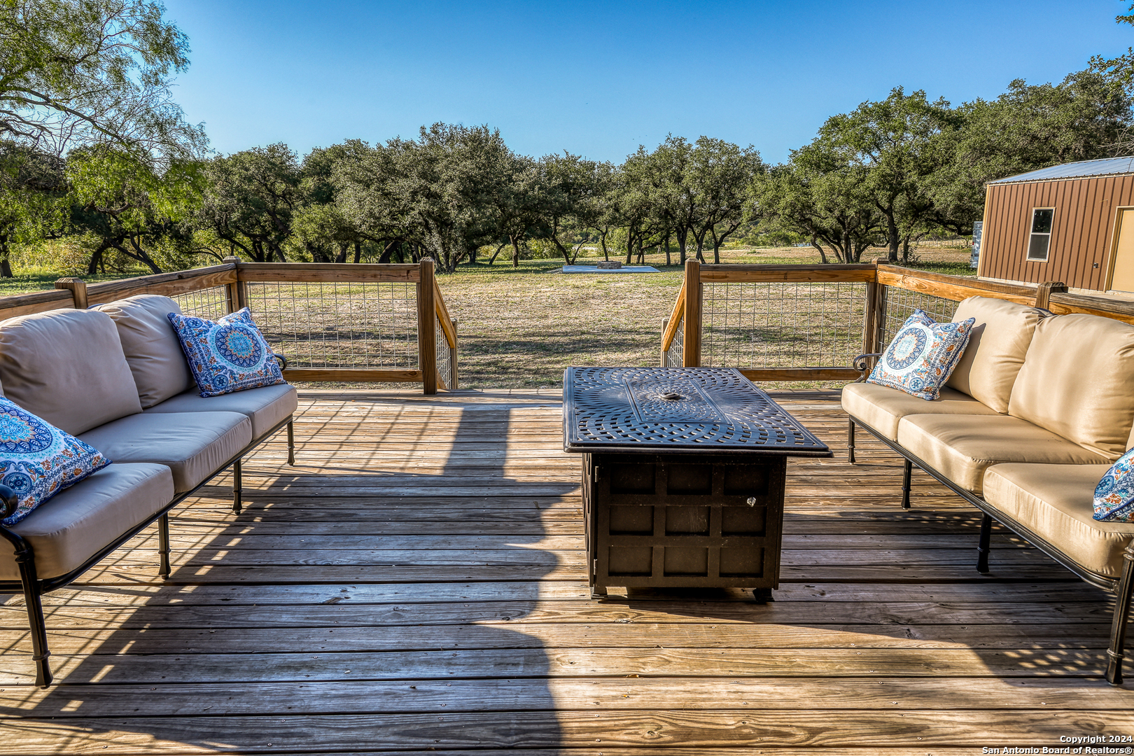 main property photo 27