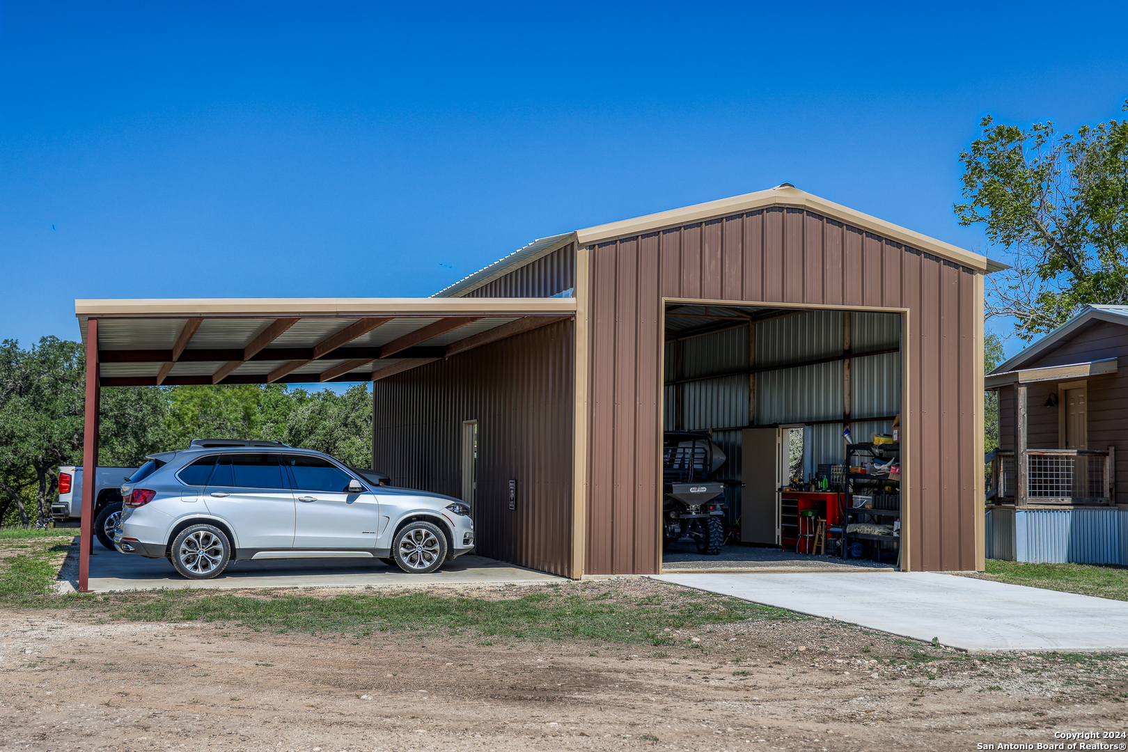 main property photo 29
