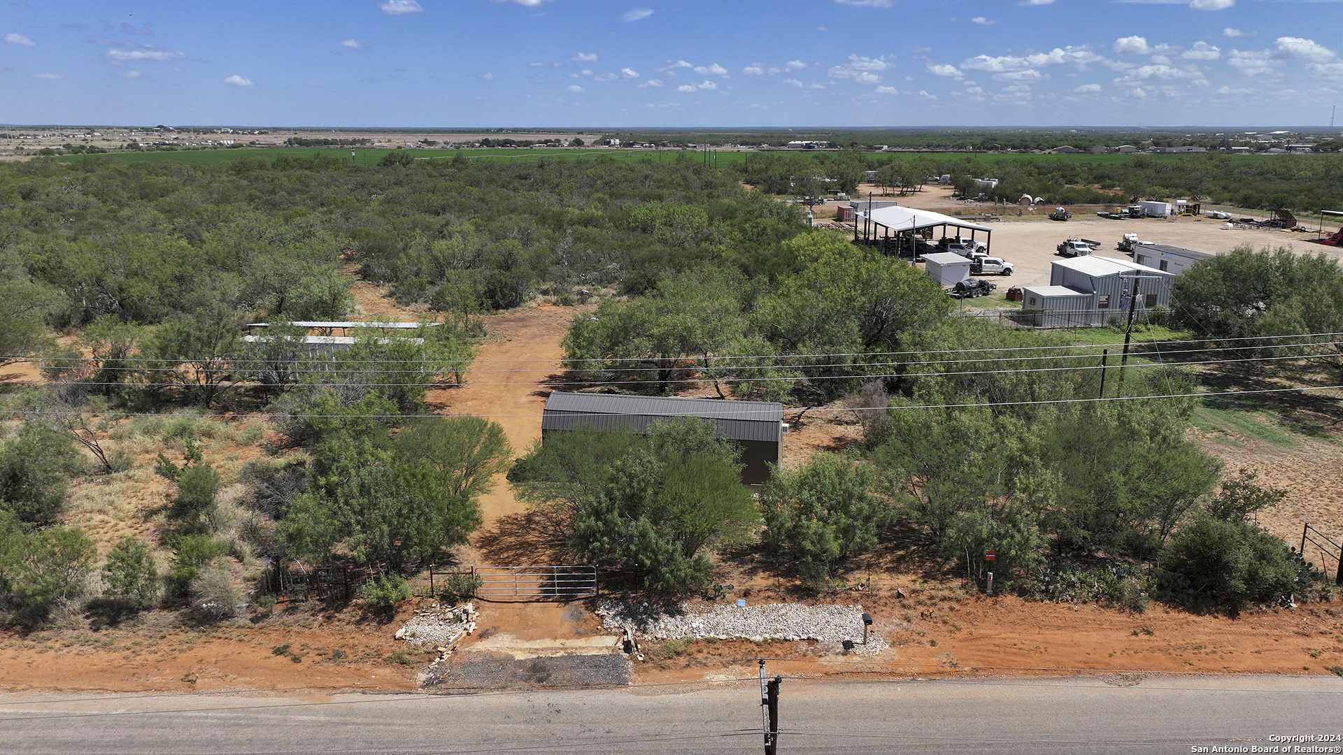 main property photo 13