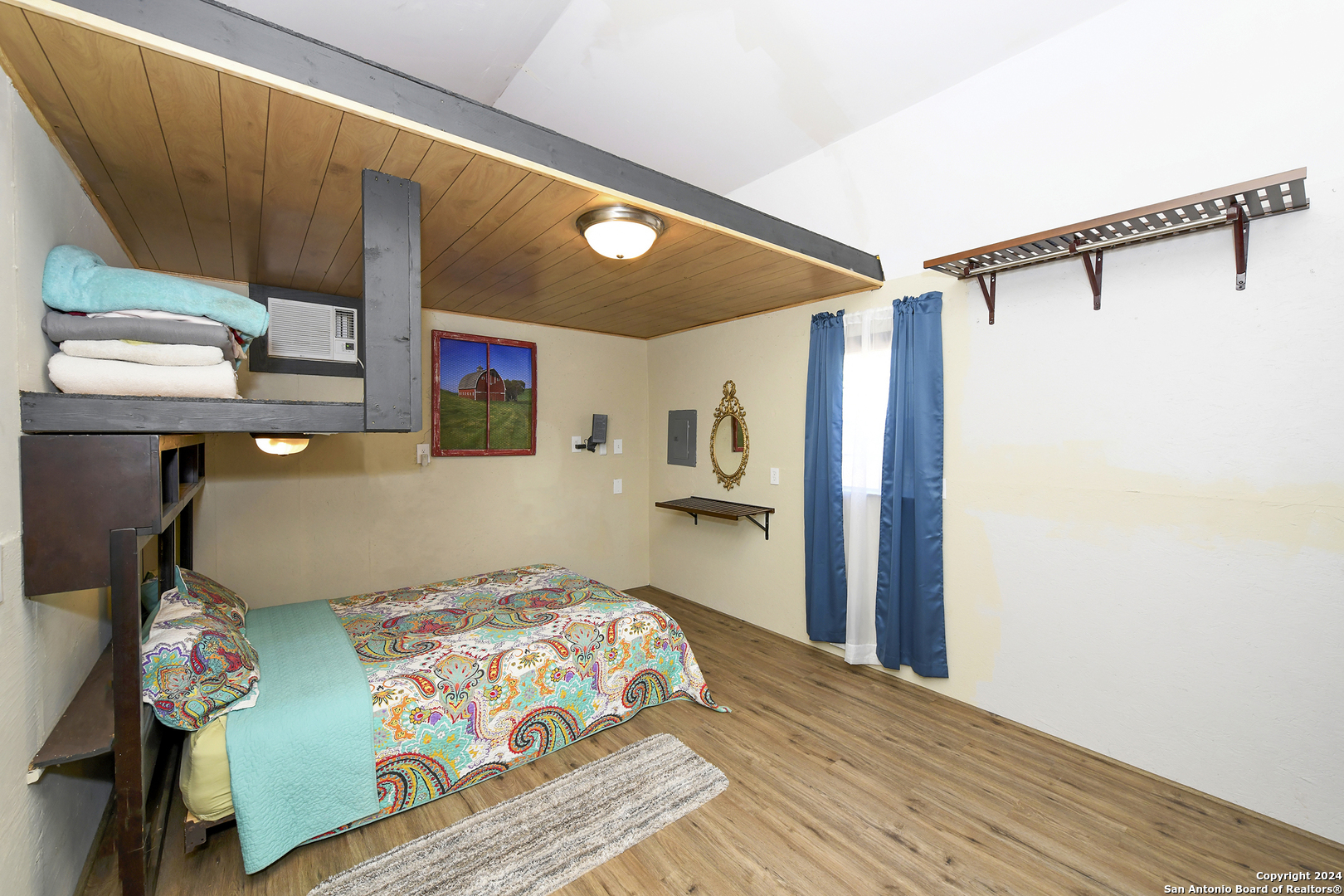 main property photo 22