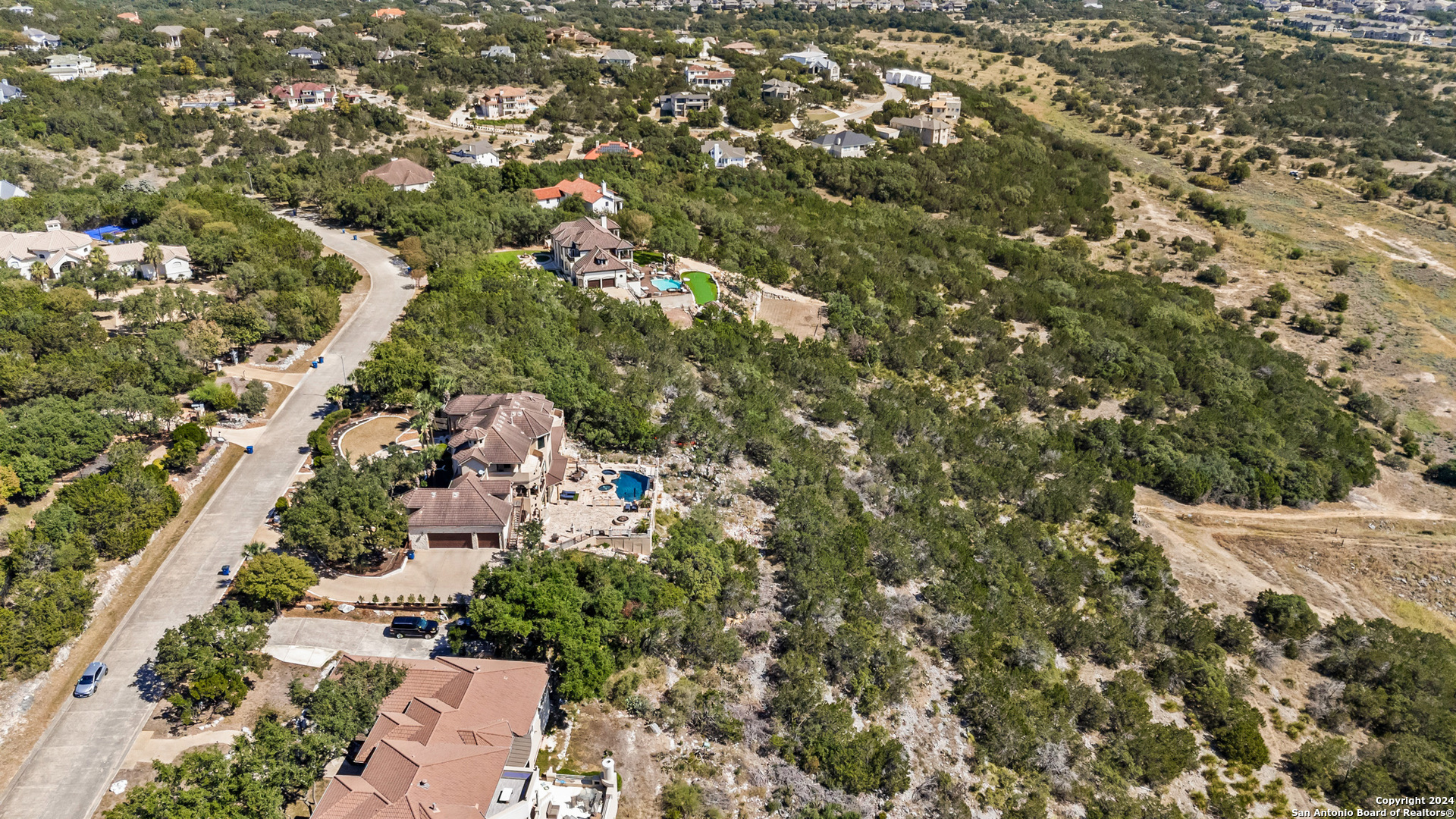 main property photo 8