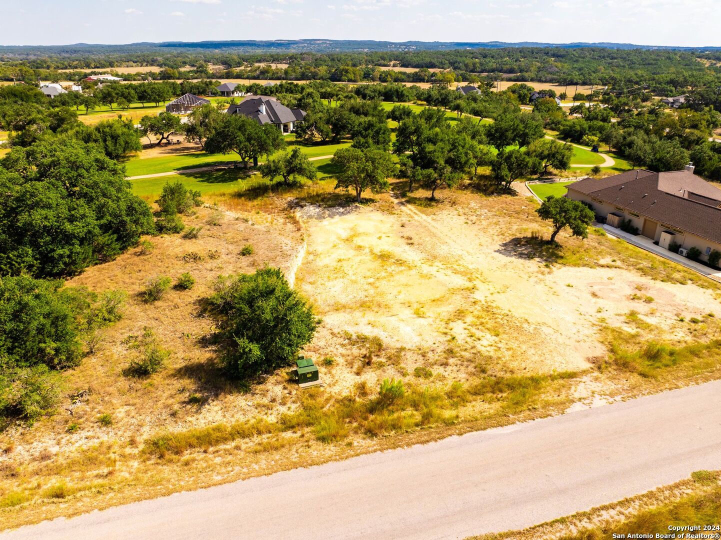 main property photo 17