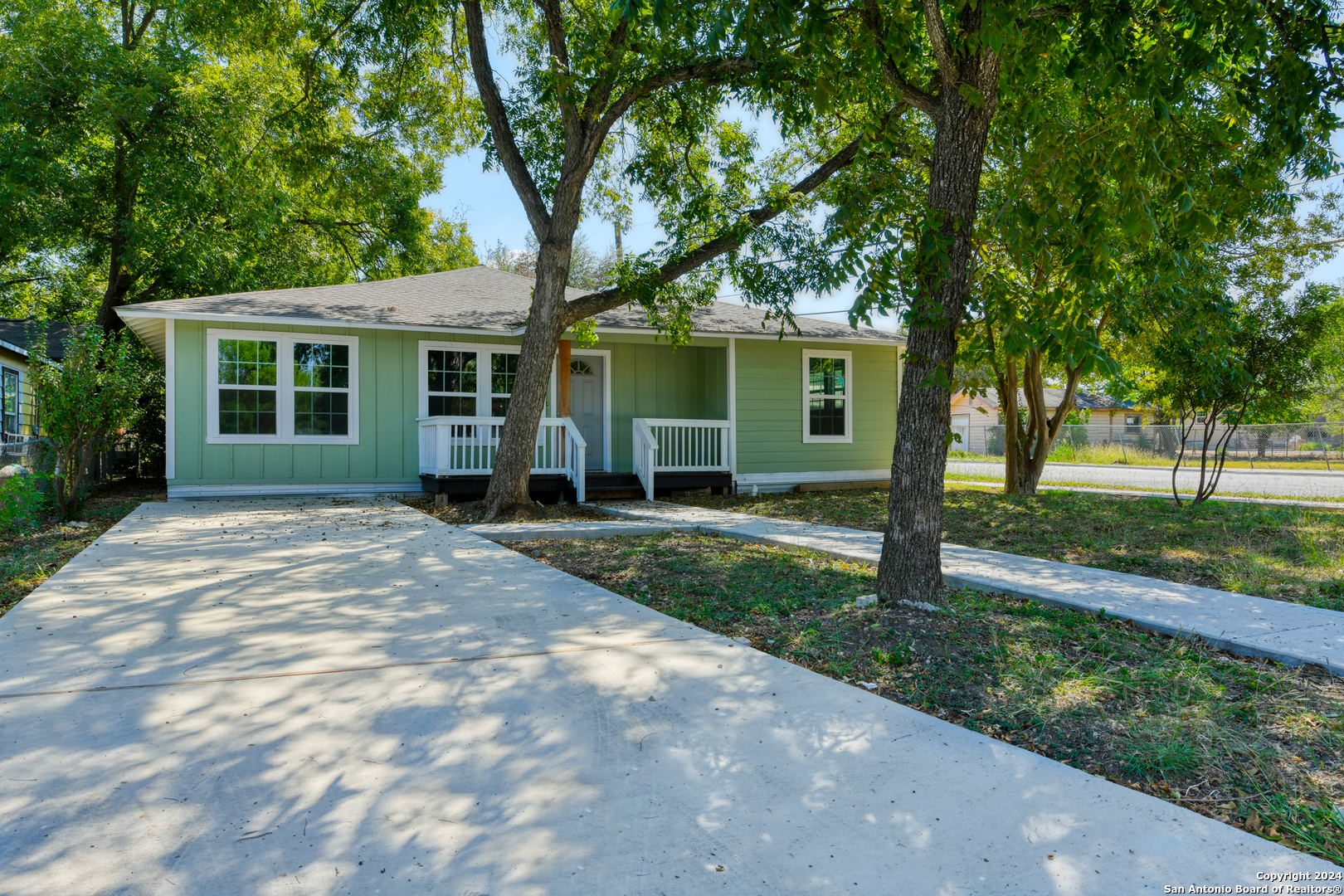 main property photo 29