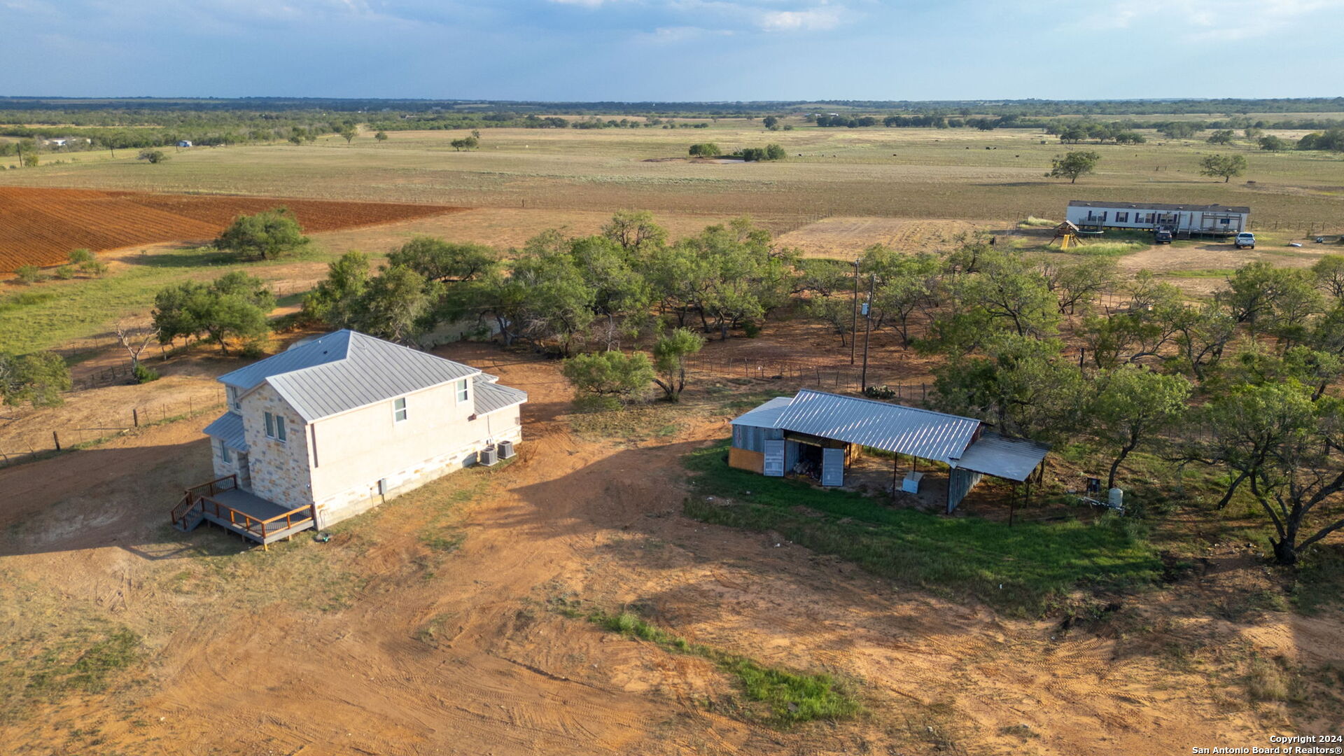 main property photo 4