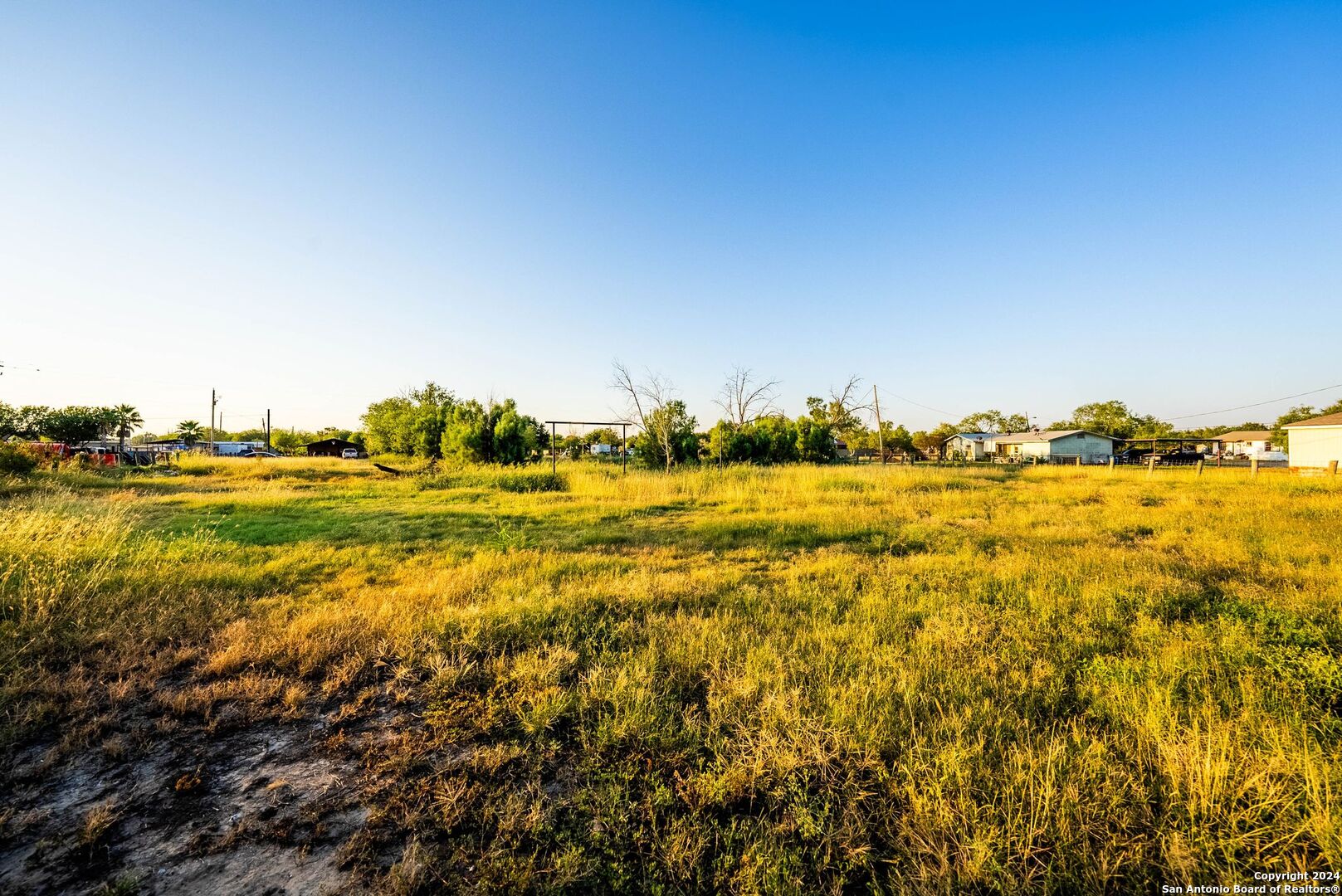 main property photo 14