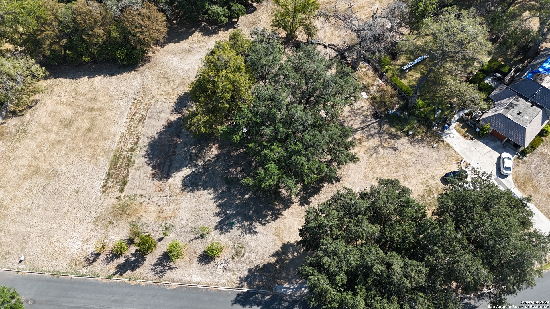 main property photo 25