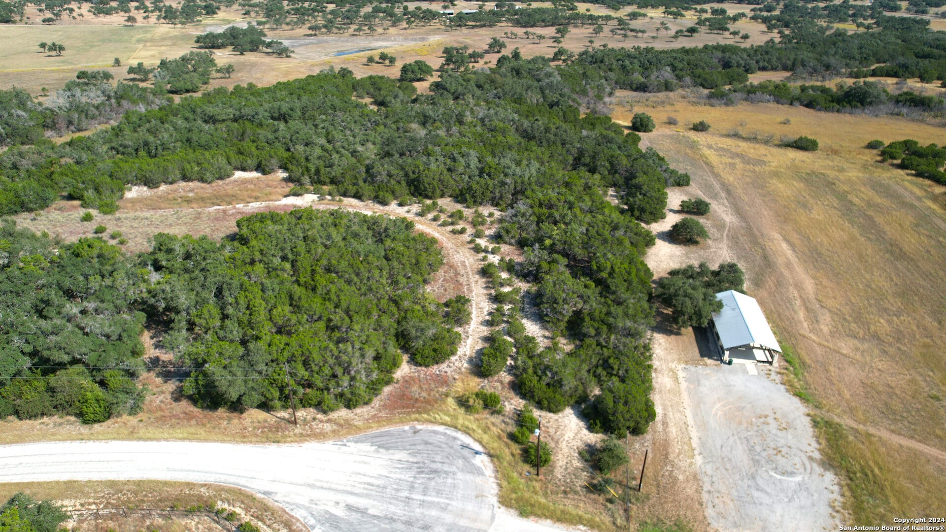 main property photo 3