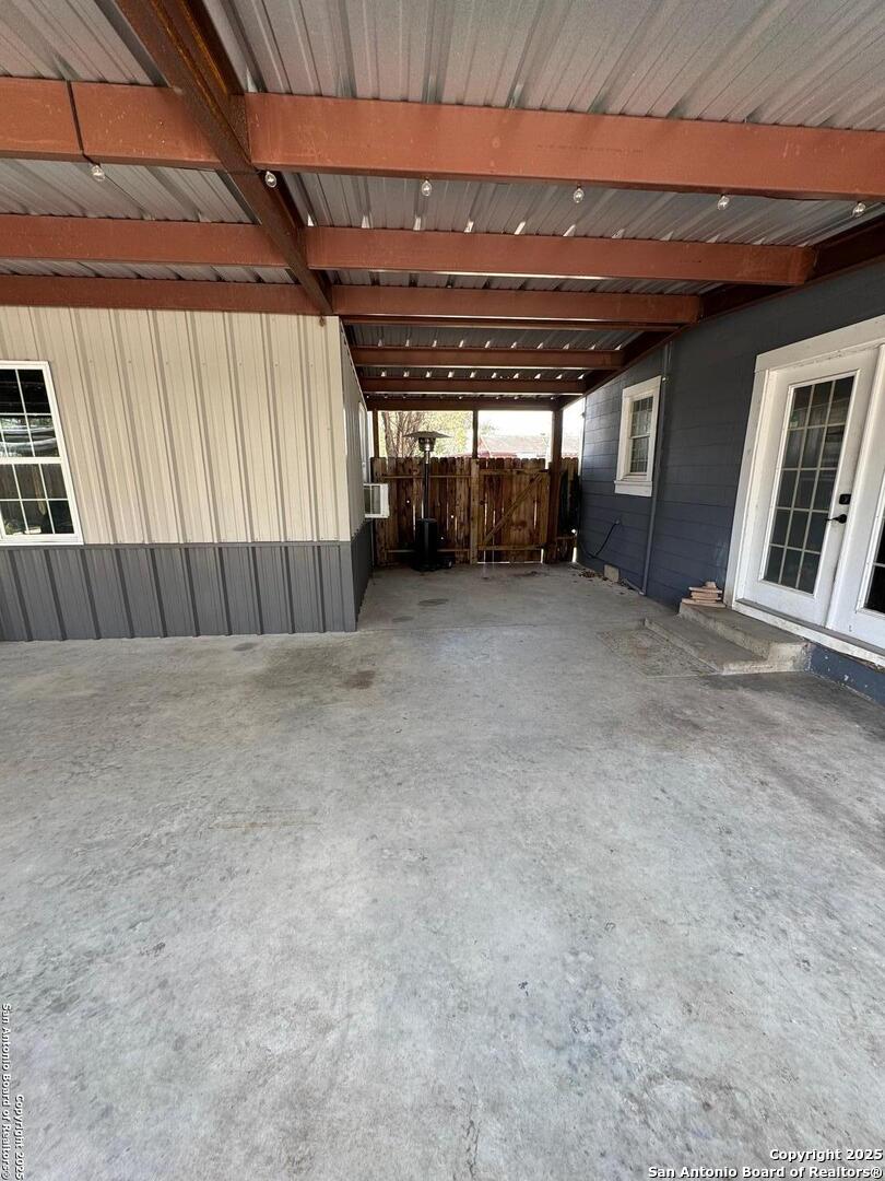 main property photo 31