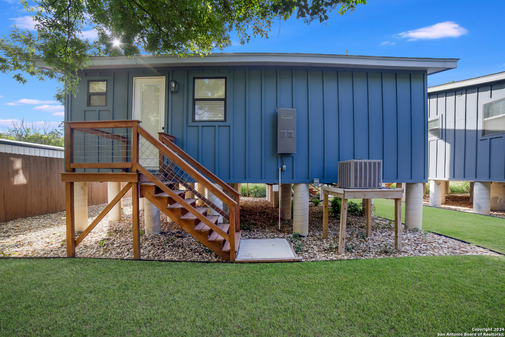 main property photo 14