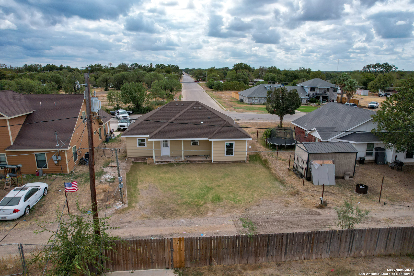 main property photo 24