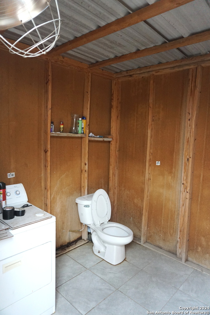 main property photo 13