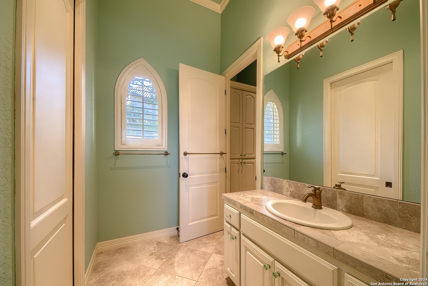 property viewer photo 30