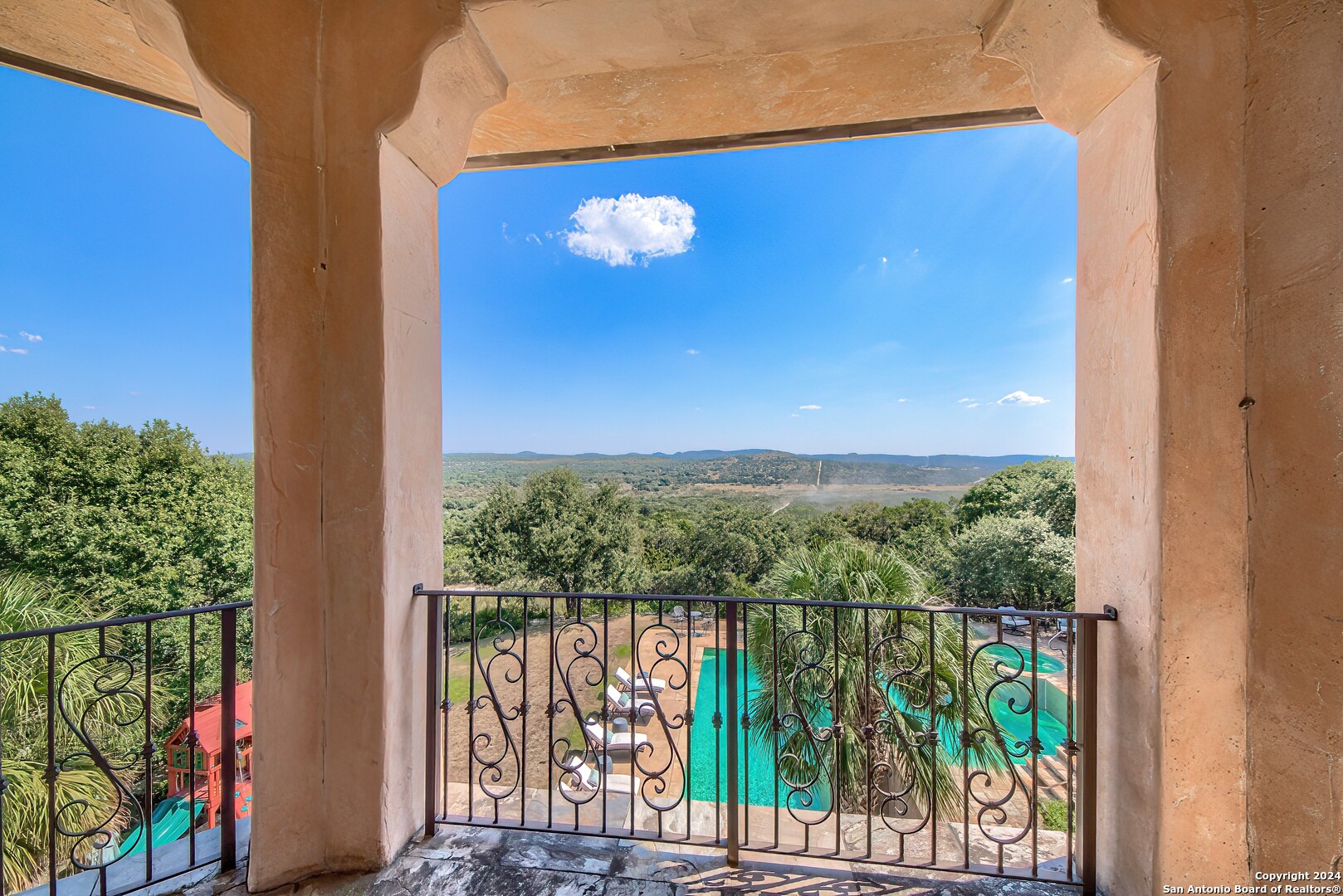property viewer photo 40