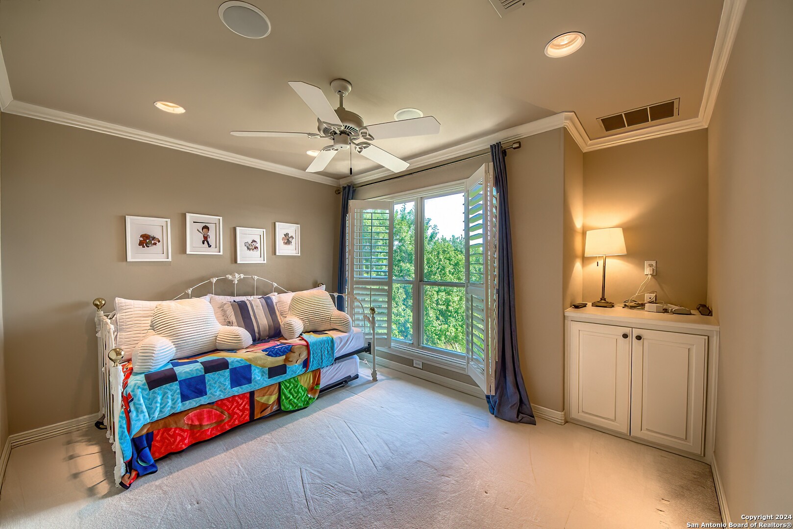property viewer photo 47