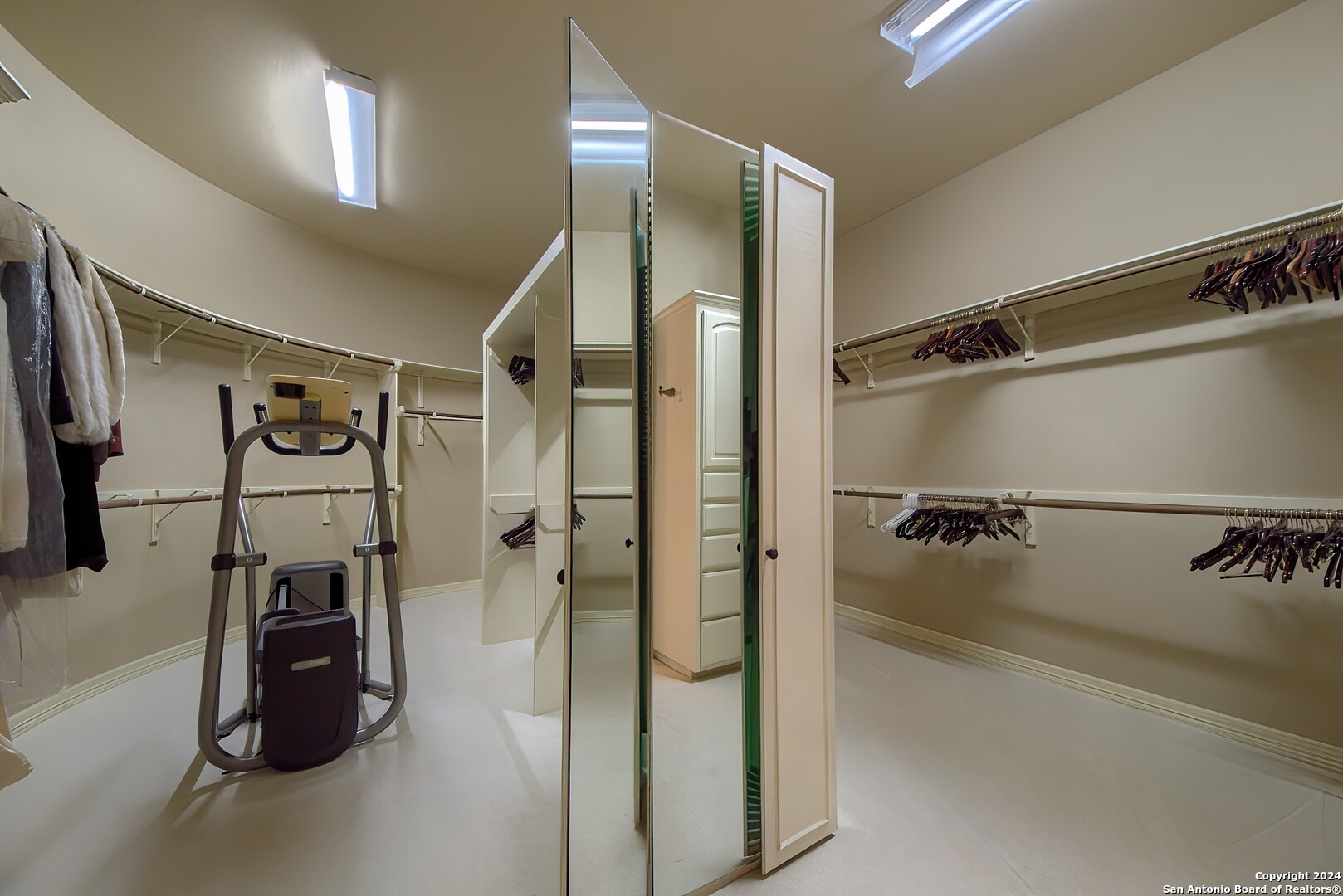 property viewer photo 49