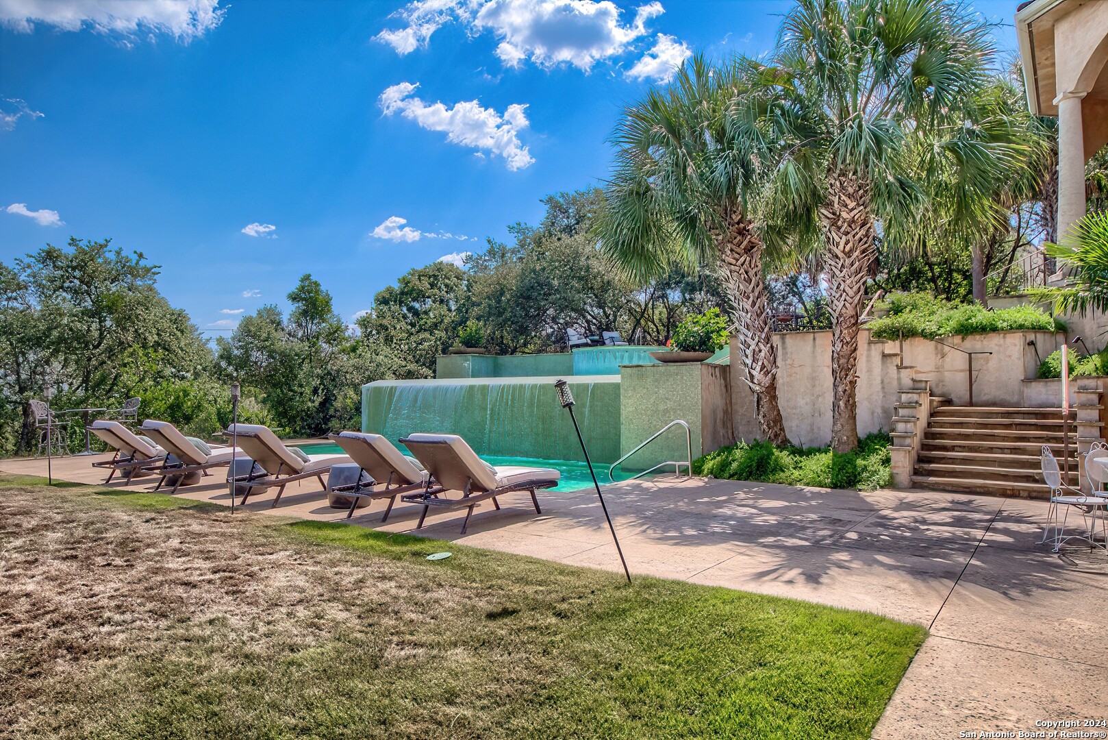 property viewer photo 57