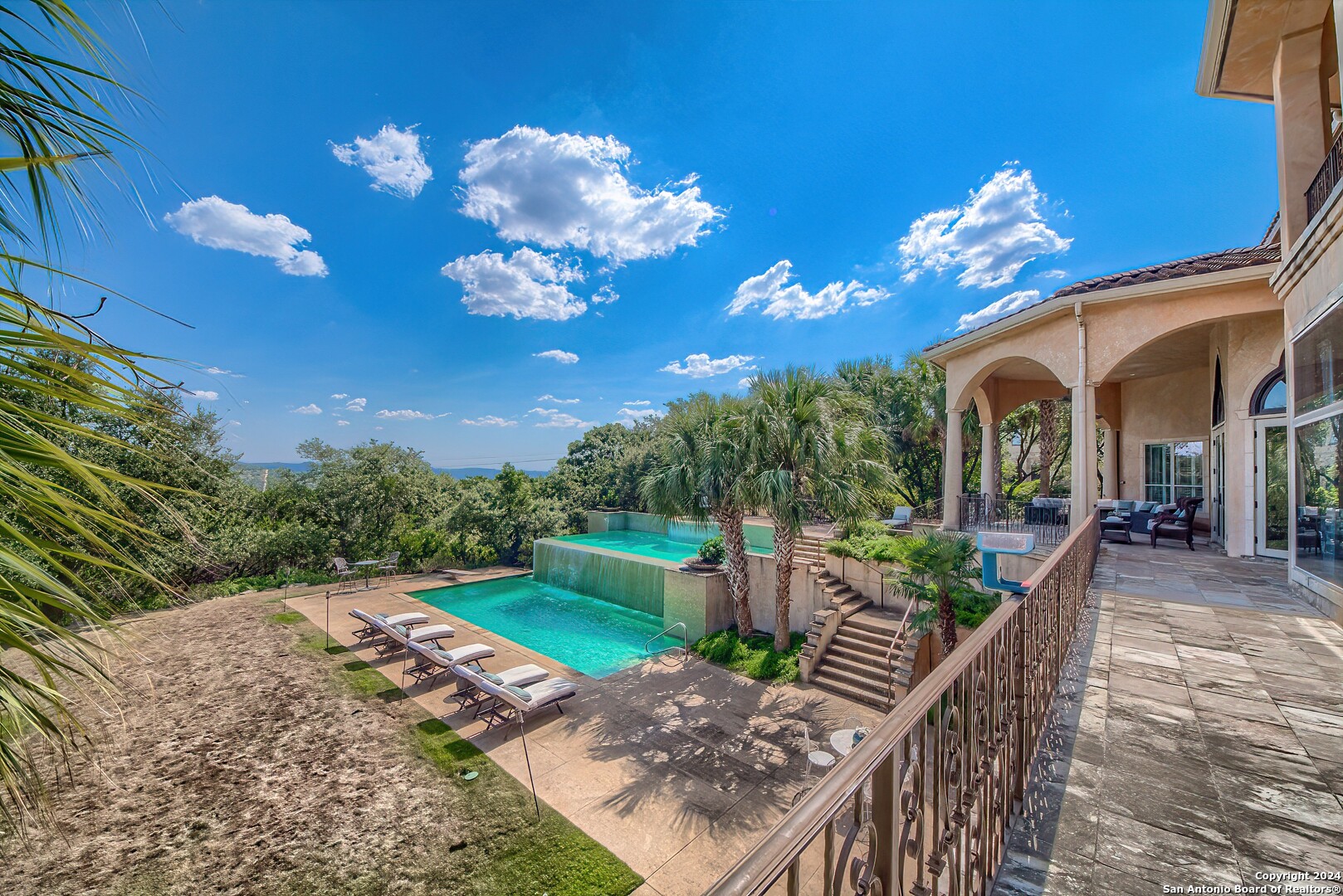 property viewer photo 69