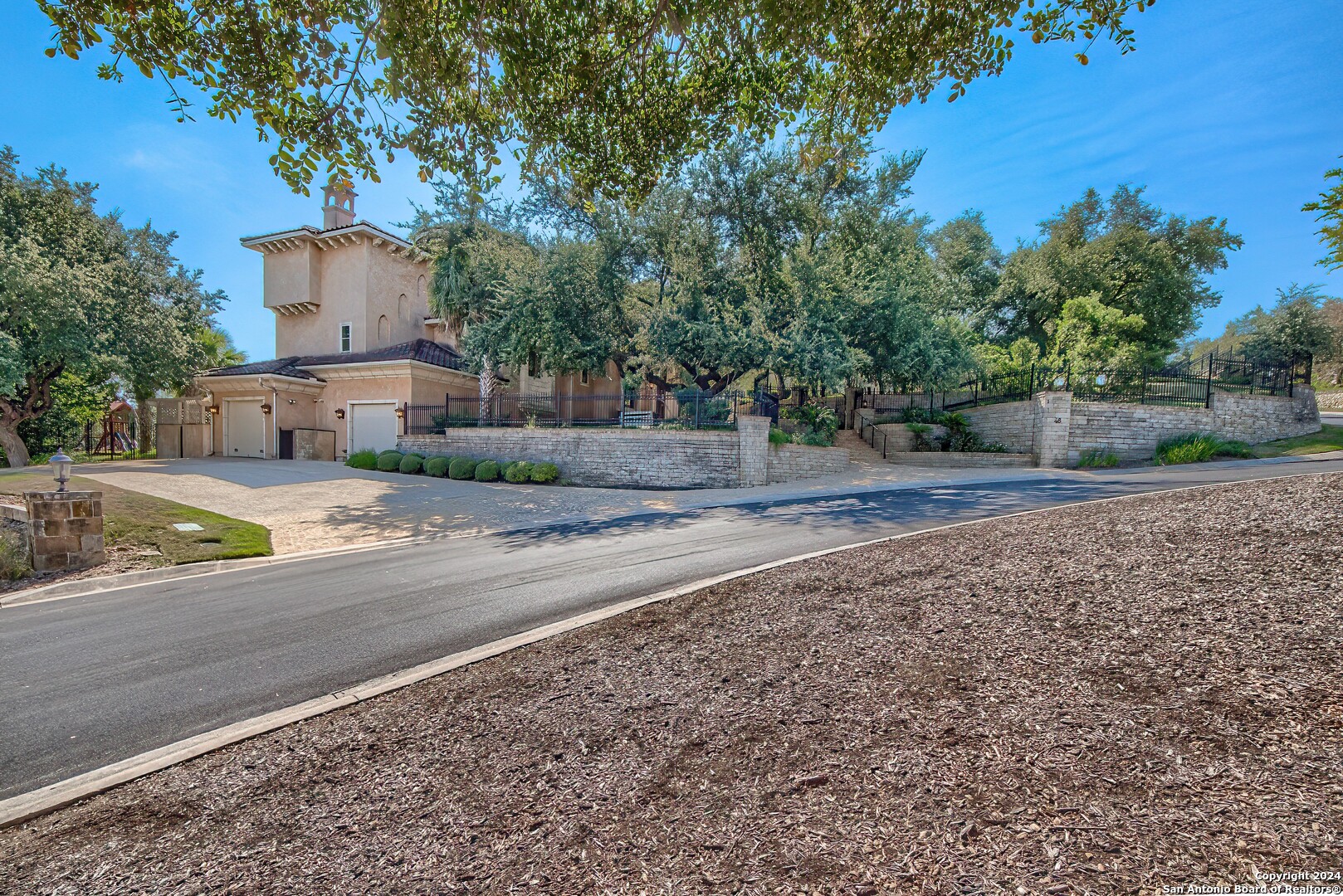 property viewer photo 79