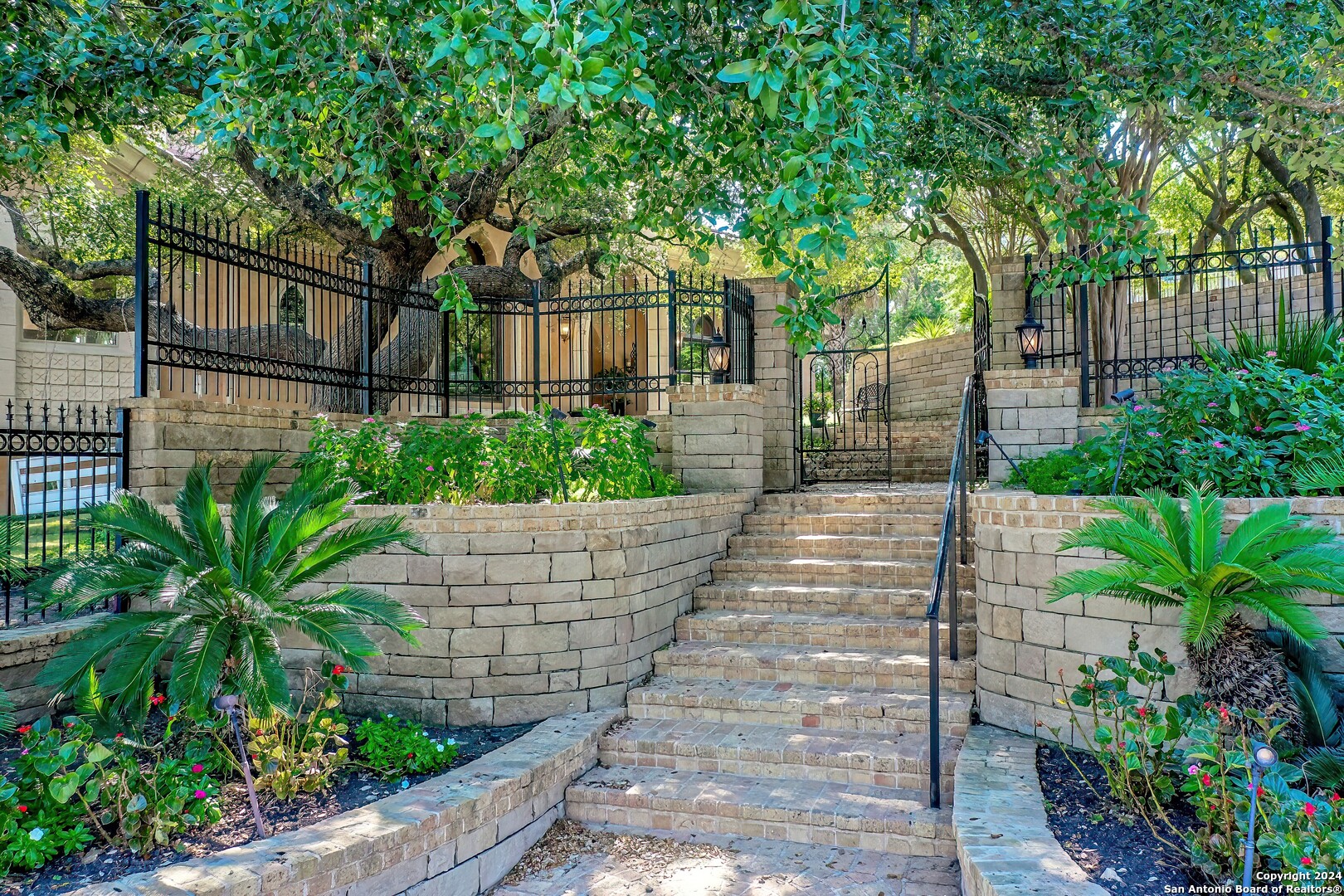 property viewer photo 8