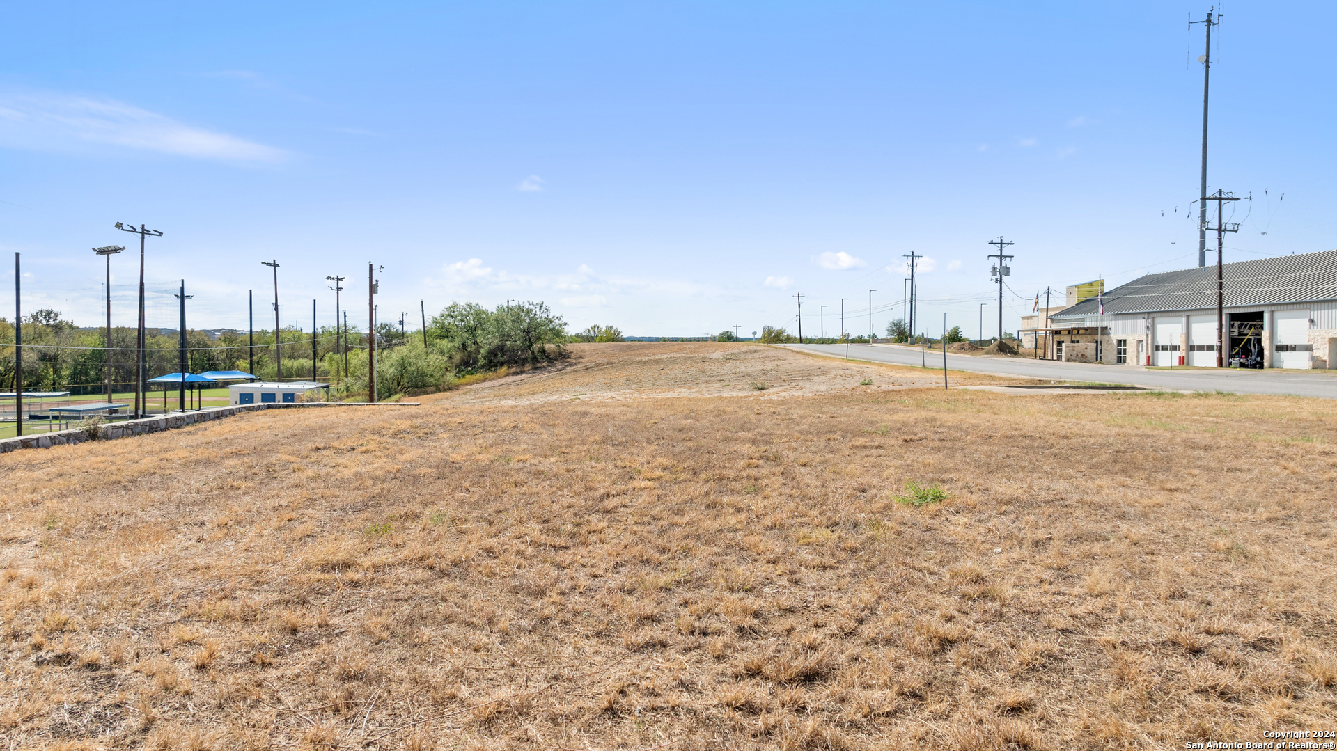 main property photo 3
