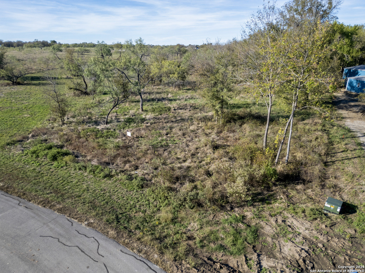 main property photo 27