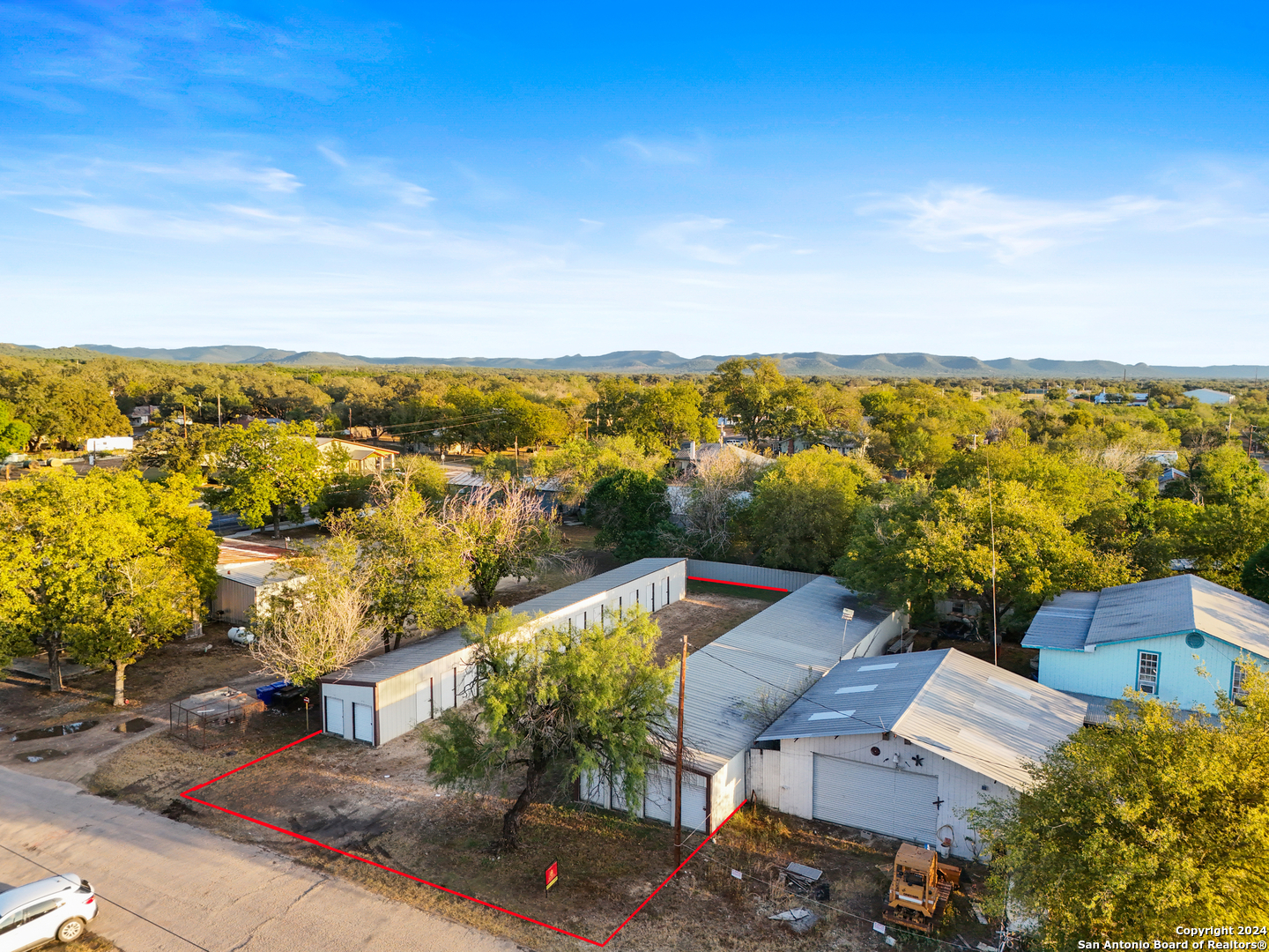 main property photo 10