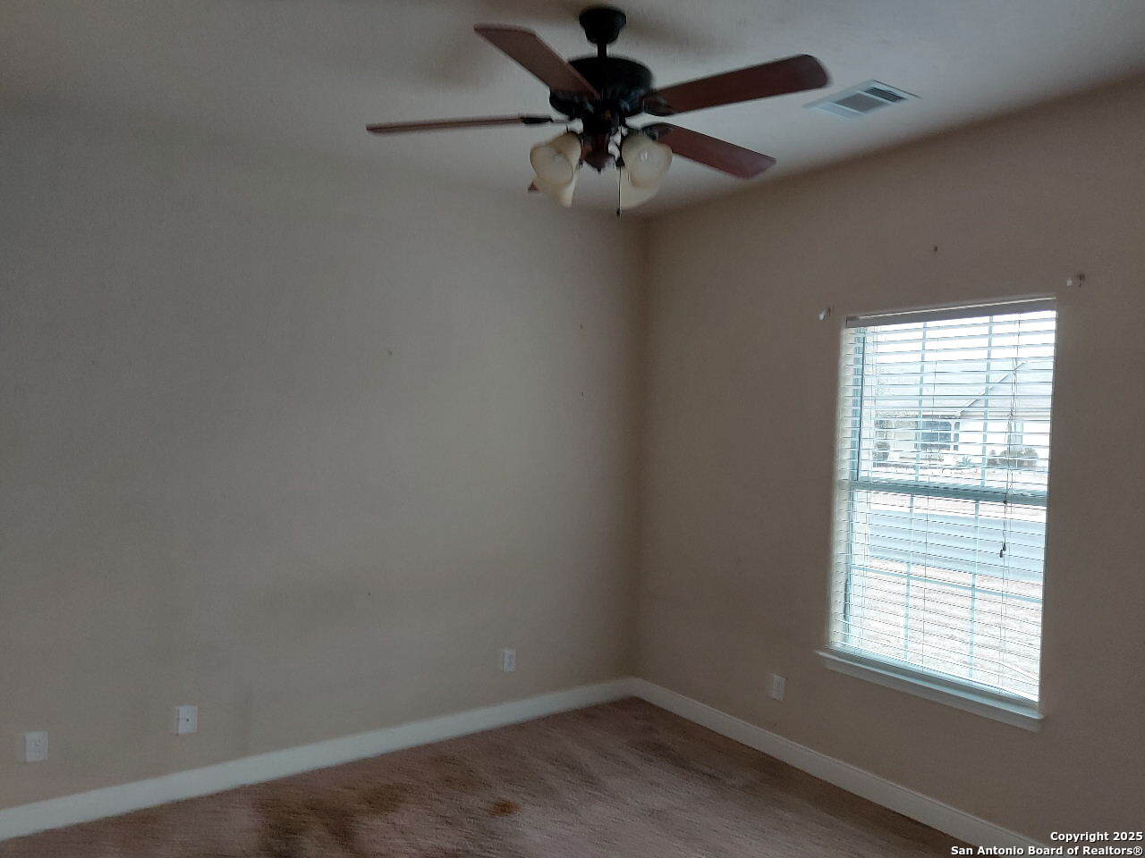 property viewer photo 12