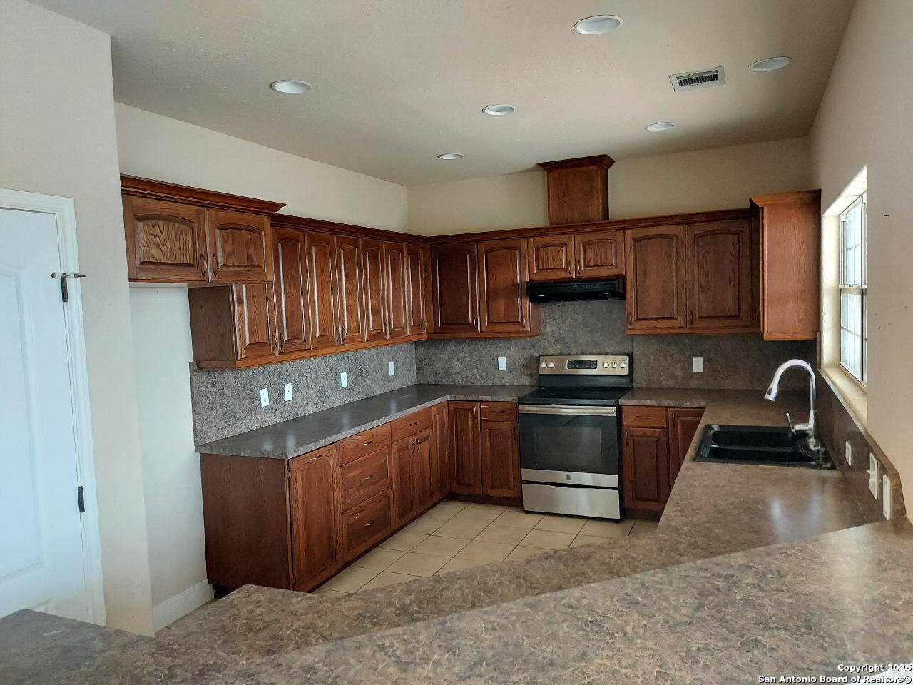 property viewer photo 2